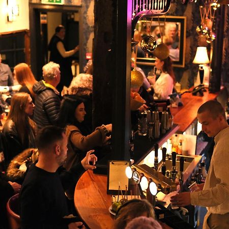 The Old Crown Coaching Inn Swindon Esterno foto