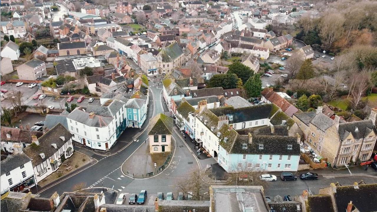 The Old Crown Coaching Inn Swindon Esterno foto