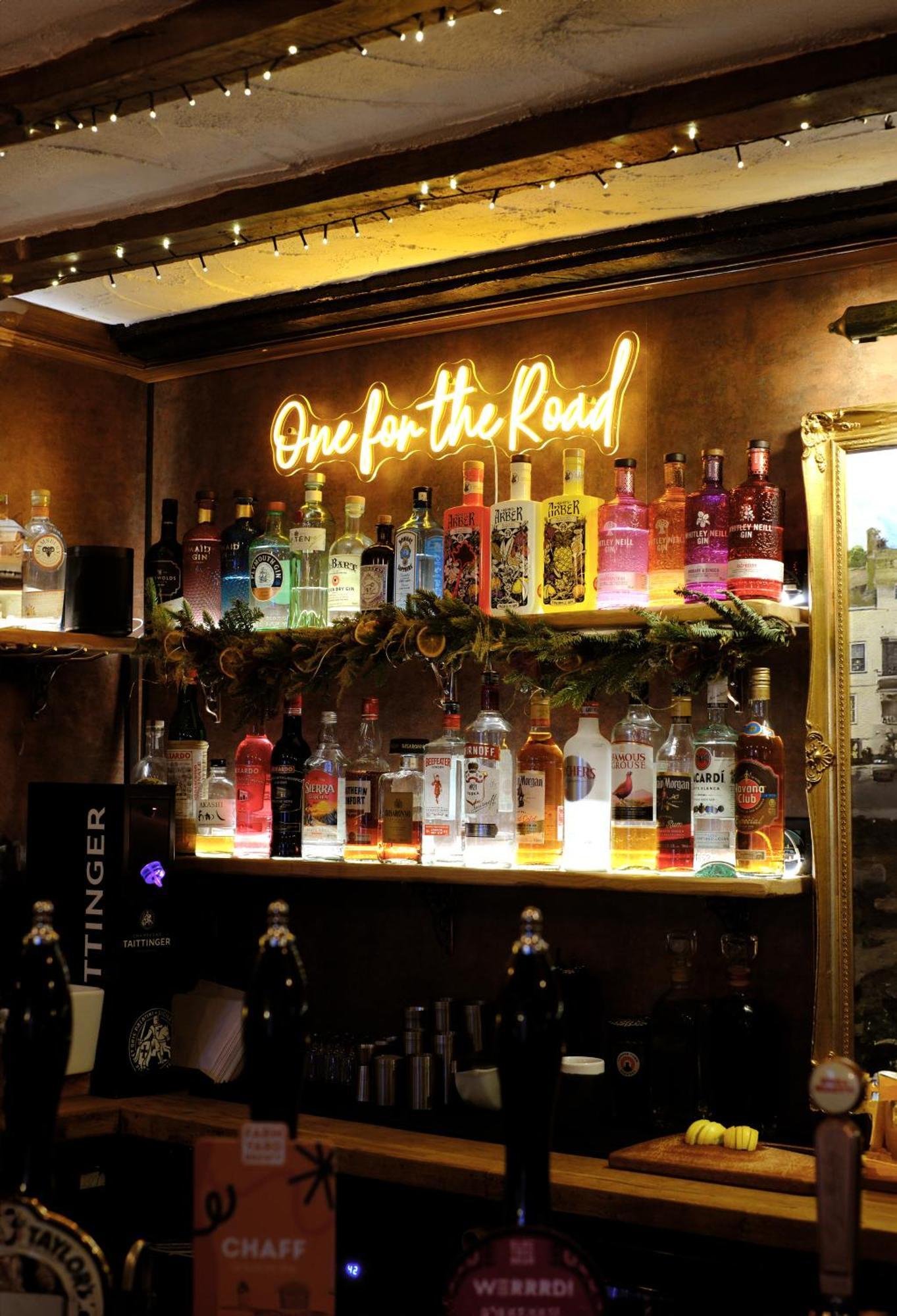 The Old Crown Coaching Inn Swindon Esterno foto